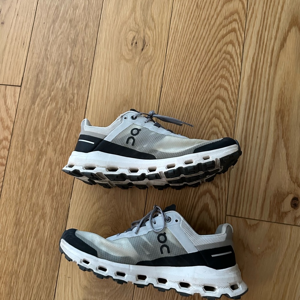 On Running Women’s Sneakers - Gray and Black